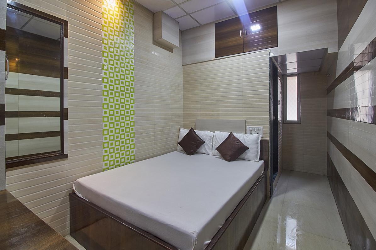 Plaza Guest House Mumbai Exterior photo